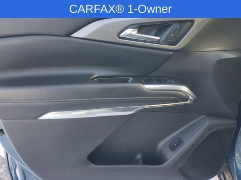 Used 2025 Chevrolet Traverse LT image 10