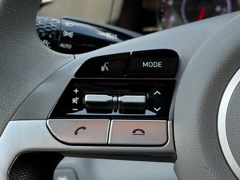 Used 2023 Hyundai Elantra SE FWD image 12