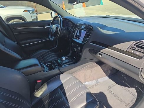 Used 2018 Chrysler 300 S RWD image 10