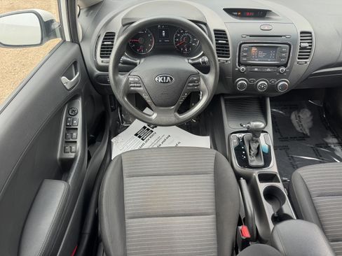 Used 2017 Kia Forte LX w/ LX Popular Package image 16