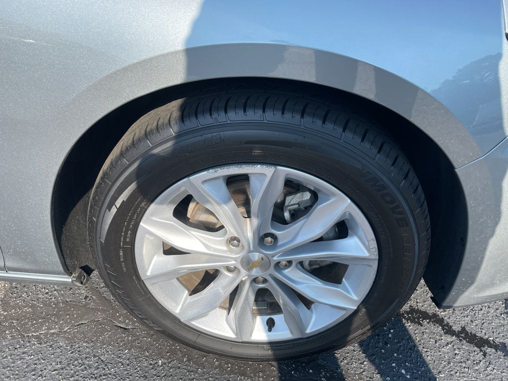 Certified 2025 Chevrolet Malibu LT FWD image 7