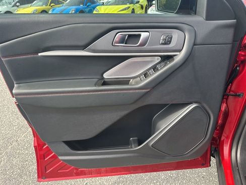 Used 2025 Ford Explorer ST image 29