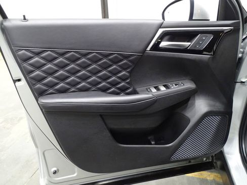 Used 2023 Mitsubishi Outlander SEL image 17