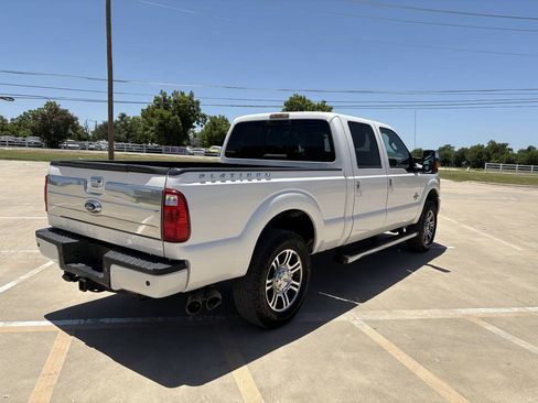 Used 2016 Ford F250 Platinum w/ FX4 Off-Road Package AWD/4WD image 5