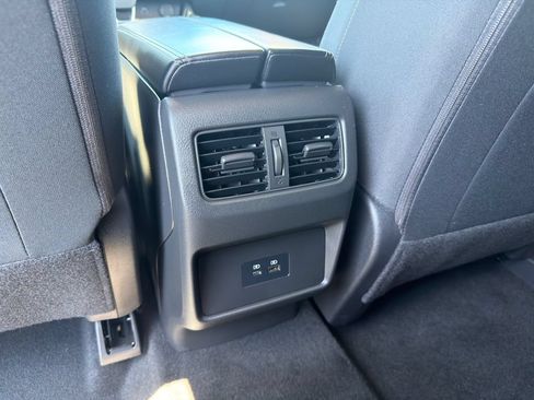 Used 2023 Nissan Rogue SV FWD image 31