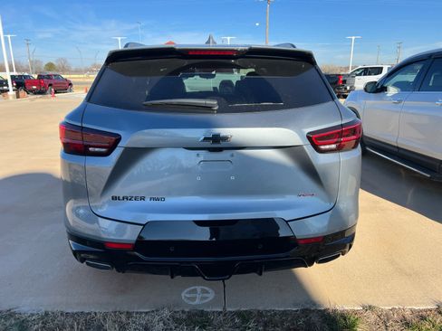 Used 2025 Chevrolet Blazer RS w/ Driver Confidence II Package image 4