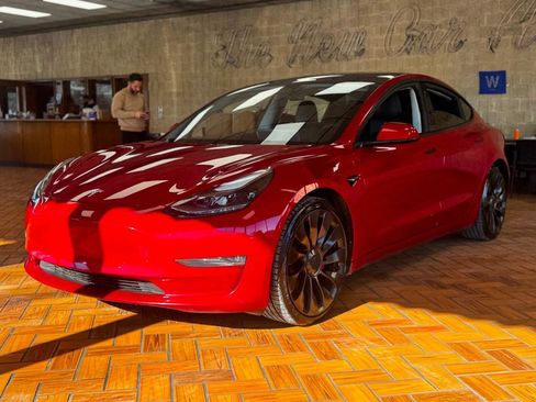 Used 2021 Tesla Model 3 Performance image 4