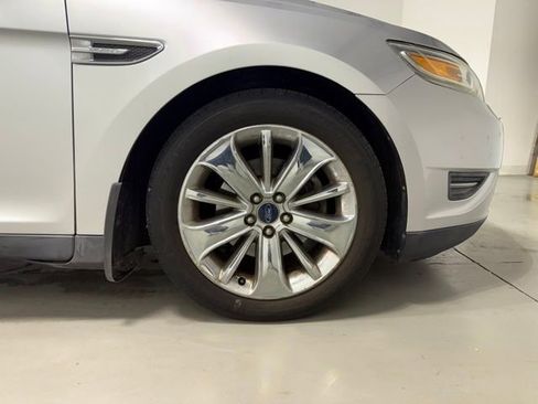 Used 2010 Ford Taurus Limited image 30