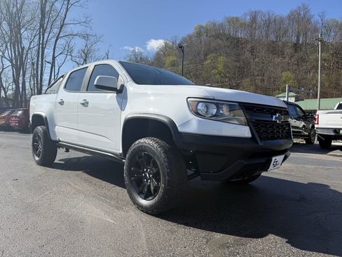 Used 2019 Chevrolet Colorado ZR2 w/ ZR2 Dusk Special Edition image 2