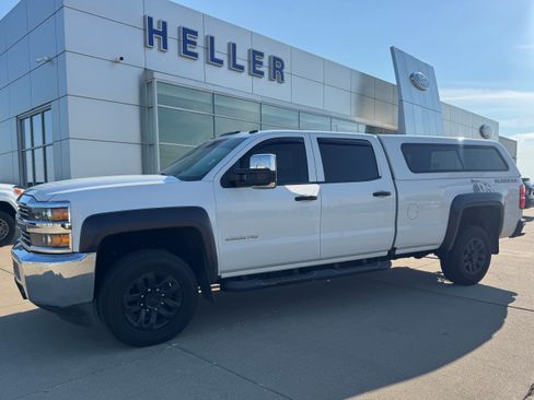 Used 2018 Chevrolet Silverado 2500 W/T AWD/4WD image 3