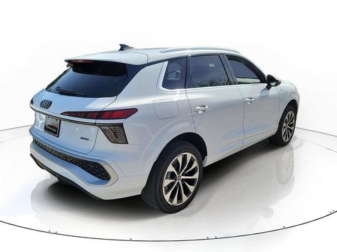 New 2026 Audi Q3 quattro 2.0T AWD/4WD image 4