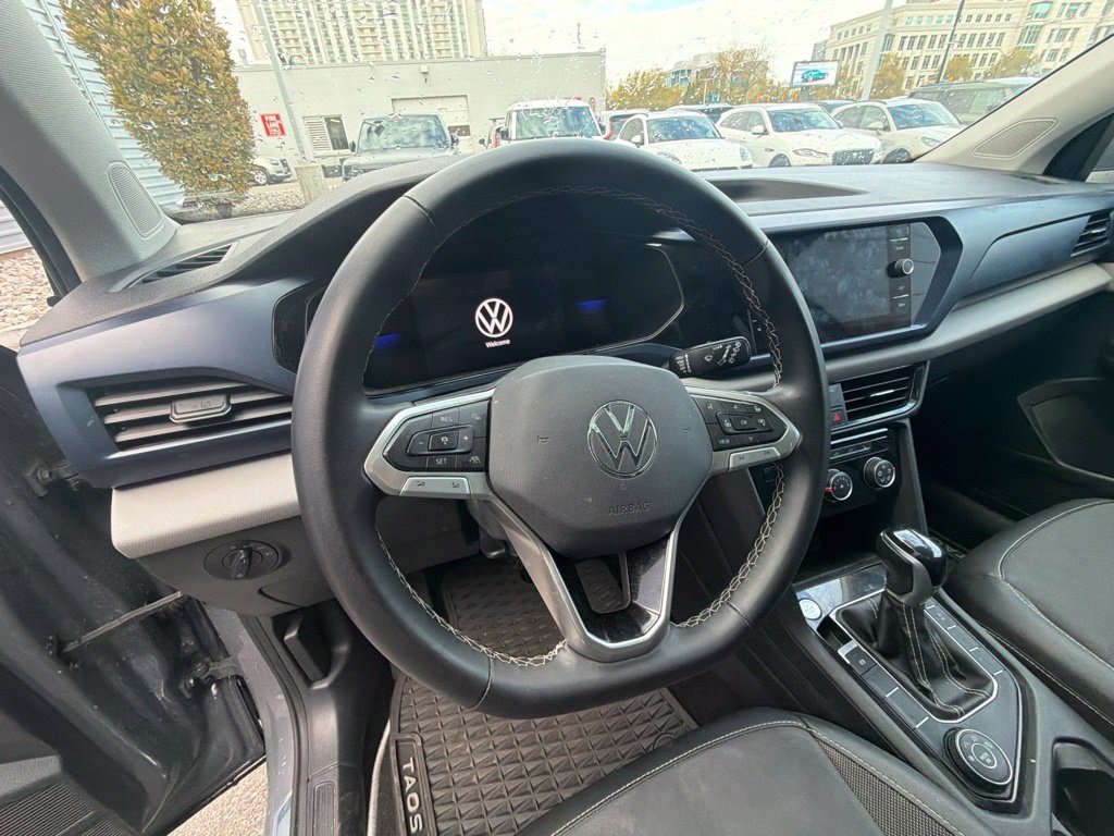 Used 2023 Volkswagen Taos SE w/ Panoramic Sunroof Package AWD/4WD image 15