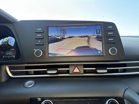 Used 2023 Hyundai Elantra SEL image 27