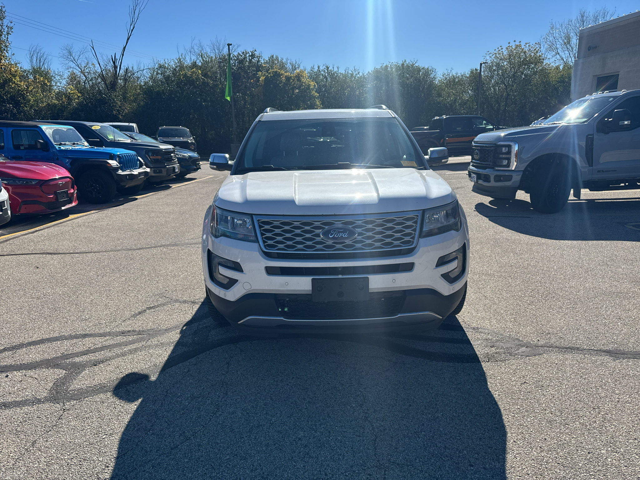 Used 2016 Ford Explorer Platinum AWD/4WD image 2