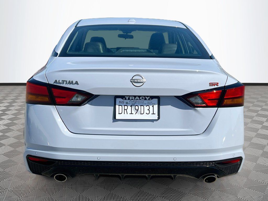 Used 2025 Nissan Altima 2.5 SR w/ SR Premium Package FWD image 6