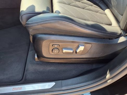 Used 2025 BMW X5 xDrive40i w/ Premium Package AWD/4WD image 23