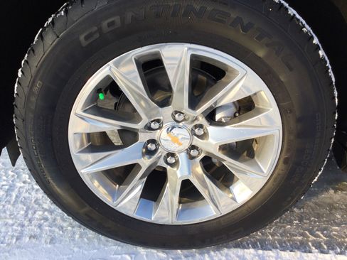 New 2026 Chevrolet Suburban Premier image 6