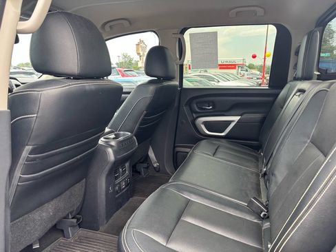 Used 2019 Nissan Titan PRO-4X w/ Pro-4x Convenience Package AWD/4WD image 10