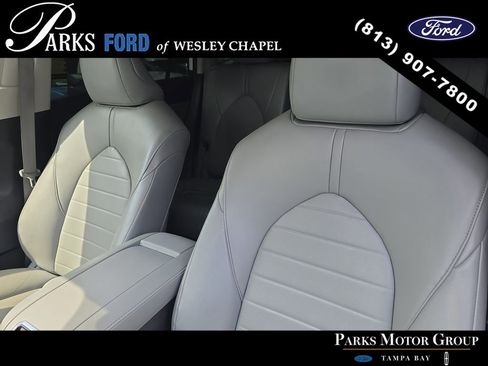 Used 2022 Toyota Highlander XLE FWD image 21