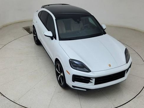 Used 2025 Porsche Cayenne Coupe AWD/4WD image 74