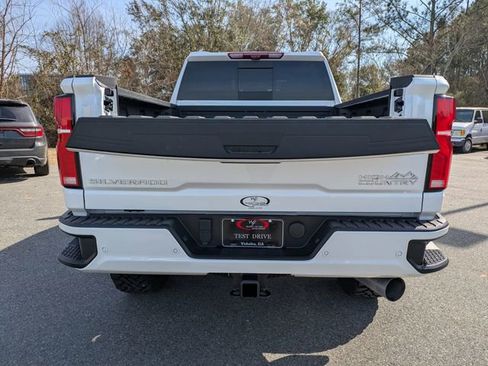 Used 2025 Chevrolet Silverado 2500 High Country w/ Technology Package image 13