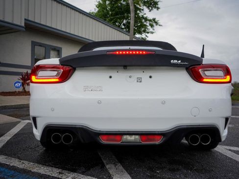 Used 2018 FIAT 124 Spider Abarth w/ Convenience Group image 6