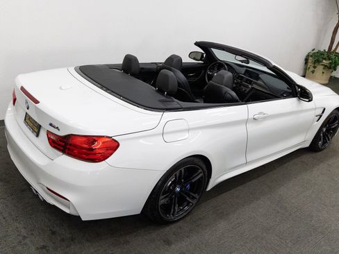 Used 2015 BMW M4 Convertible image 27
