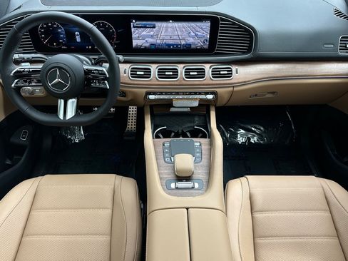 New 2026 Mercedes-Benz GLS 580 4MATIC image 12