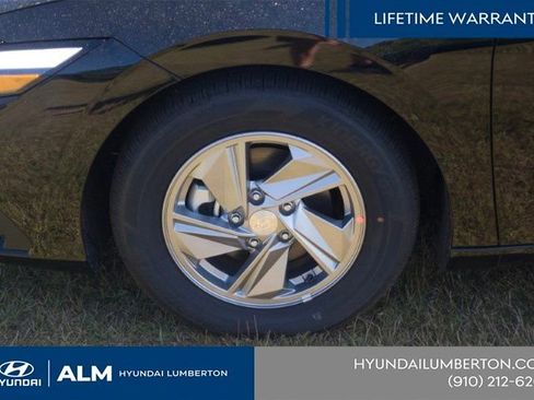 New 2026 Hyundai Elantra SE FWD image 13