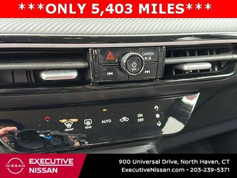 Certified 2025 Nissan Kicks SR w/ Illumination Package image 16