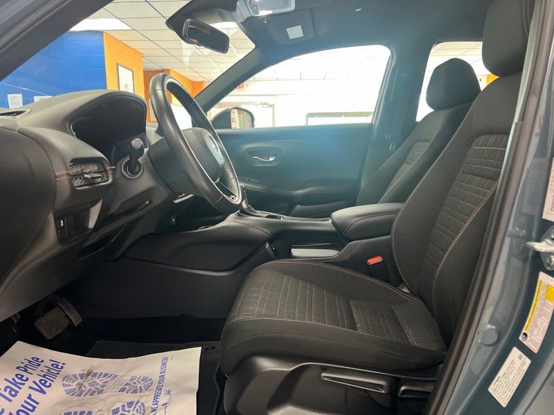 Used 2025 Honda HR-V Sport image 17