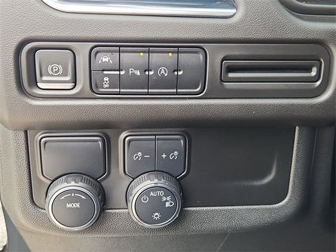 Used 2023 Chevrolet Suburban Premier w/ Texas Edition image 18