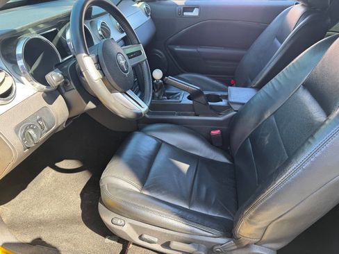 Used 2006 Ford Mustang Premium image 4