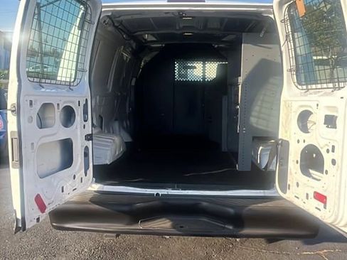 Used 2013 Ford E-150 and Econoline 150 image 6