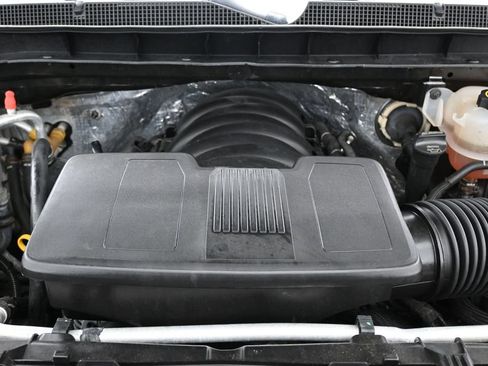 Used 2021 Chevrolet Suburban LT RWD image 42