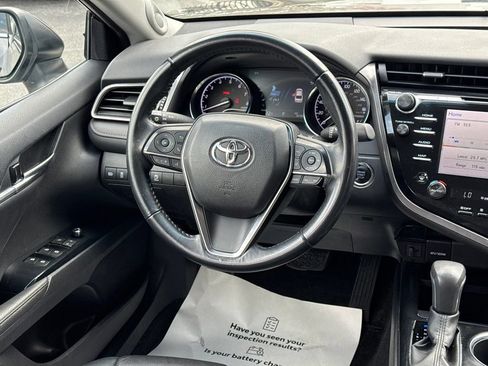 Used 2019 Toyota Camry XLE w/ Navigation Package FWD image 18