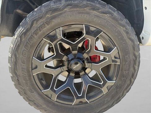 Used 2022 RAM 1500 Laramie AWD/4WD image 9