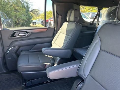 New 2026 GMC Yukon XL Denali w/ LPO, Floor Liner Package image 20
