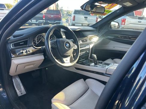 Used 2012 BMW 750i w/ M Sport Pkg RWD image 5
