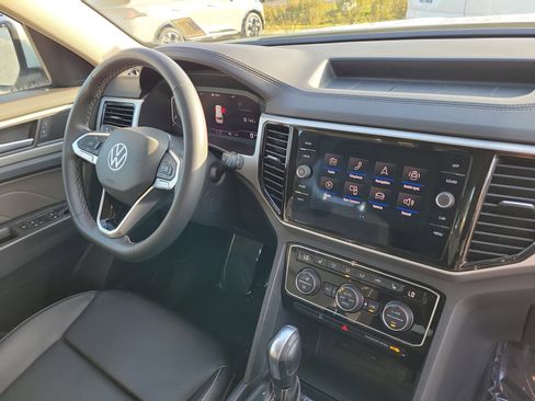 Used 2022 Volkswagen Atlas SE image 8