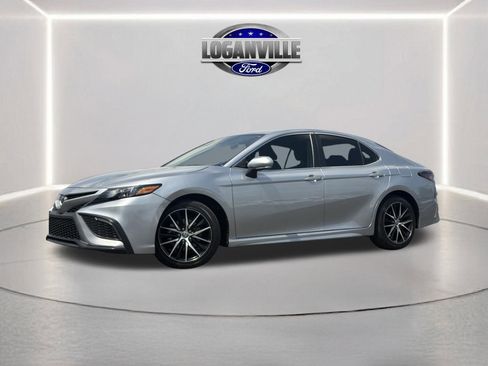 Used 2024 Toyota Camry SE w/ Convenience Package image 1
