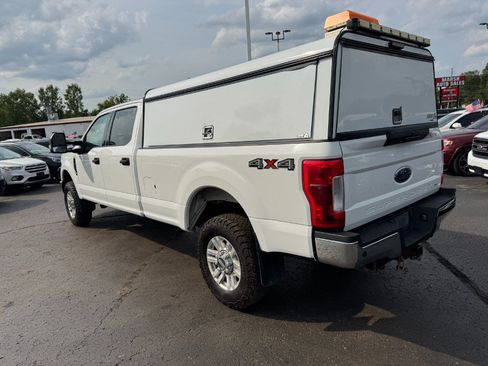 Used 2019 Ford F250 XLT w/ Camper Package AWD/4WD image 3