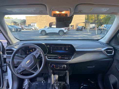 Used 2025 Chevrolet TrailBlazer LT image 29