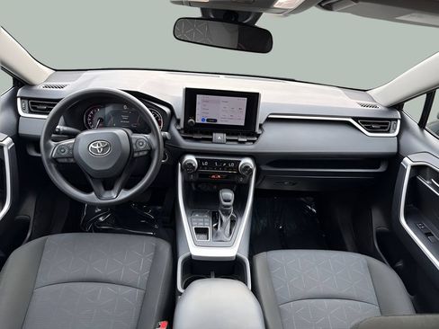 Used 2025 Toyota RAV4 XLE AWD/4WD image 12