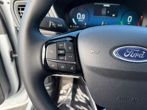 Used 2025 Ford Escape Platinum AWD/4WD image 15