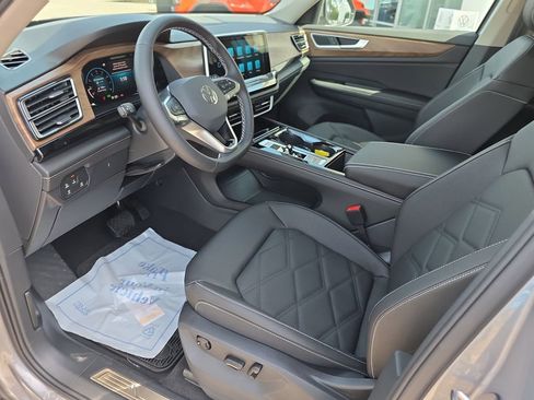 New 2026 Volkswagen Atlas SE image 11