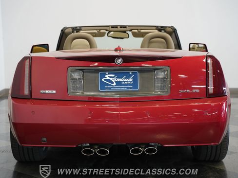 Used 2005 Cadillac XLR image 30
