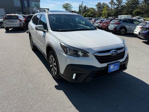 Used 2022 Subaru Outback Premium AWD/4WD image 4