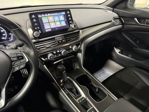 Used 2018 Honda Accord Sport image 40