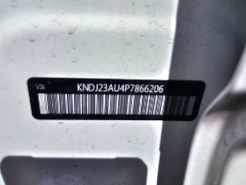 Used 2023 Kia Soul S FWD image 6